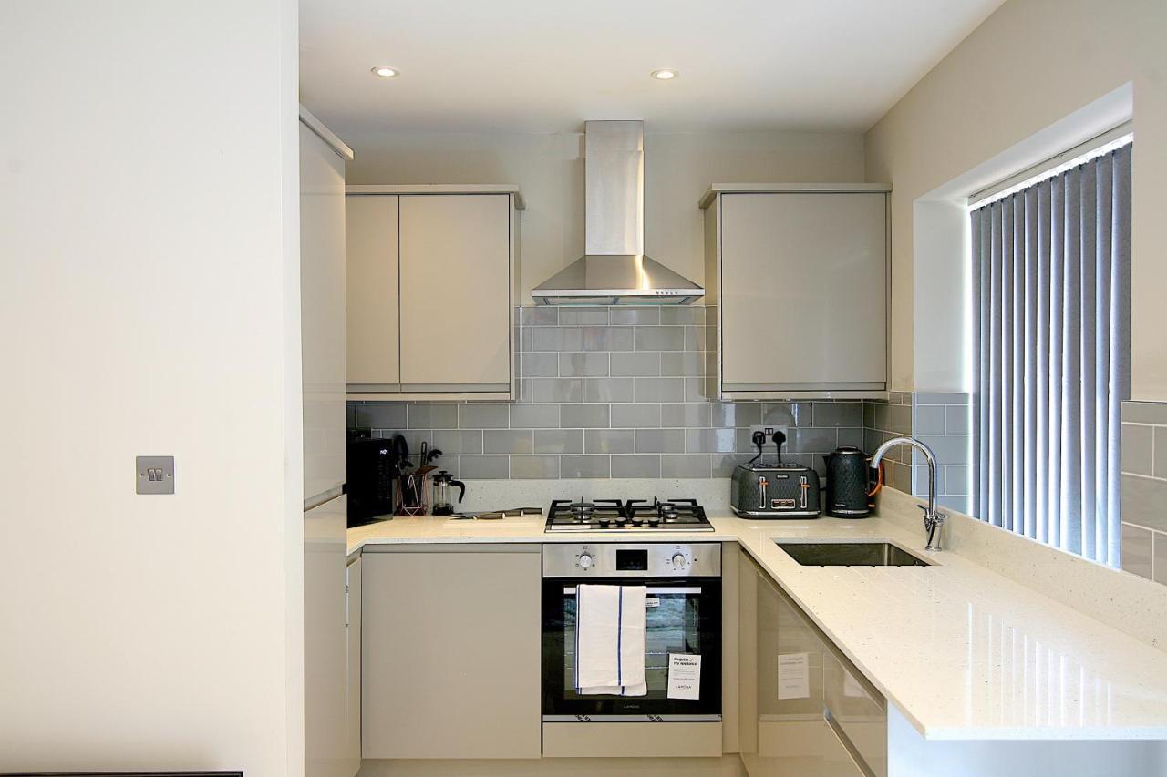 New - Stylish 2 Bed, Farnham Common Apartman Hedgerley Kültér fotó