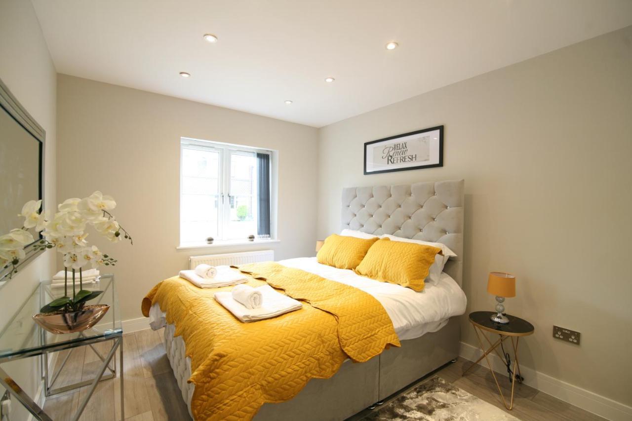 New - Stylish 2 Bed, Farnham Common Apartman Hedgerley Kültér fotó